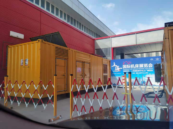 会东发电车出租-发电机无电压或电压太低怎么办？